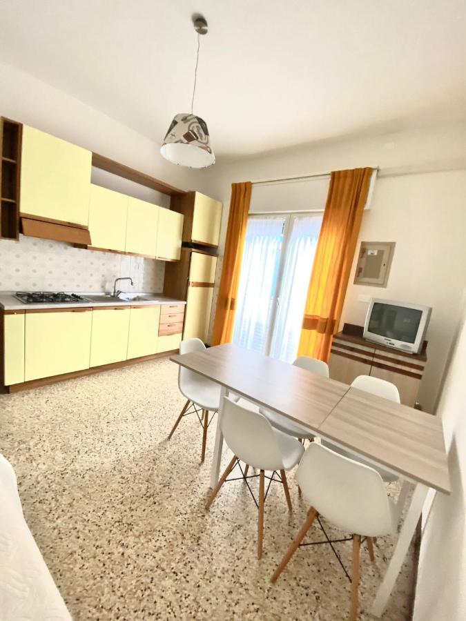 Euroresidence - Piazza Mazzini- 30 Mt Dal Mare - Immobil Relax 리도 디 예솔로 외부 사진