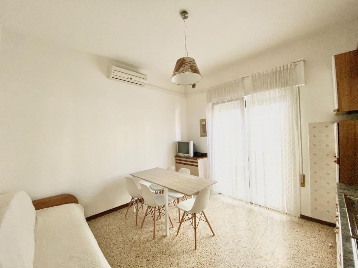 Euroresidence - Piazza Mazzini- 30 Mt Dal Mare - Immobil Relax 리도 디 예솔로 외부 사진