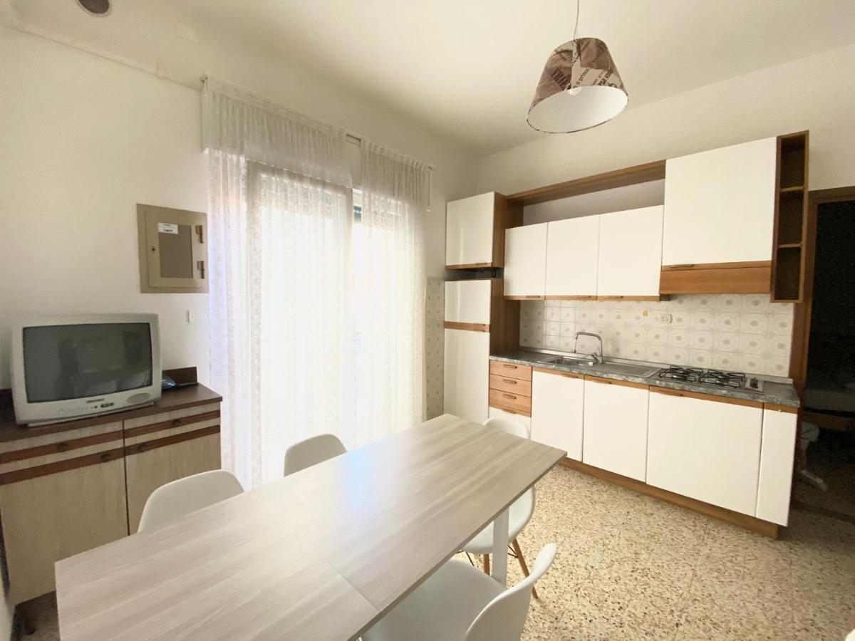 Euroresidence - Piazza Mazzini- 30 Mt Dal Mare - Immobil Relax 리도 디 예솔로 외부 사진